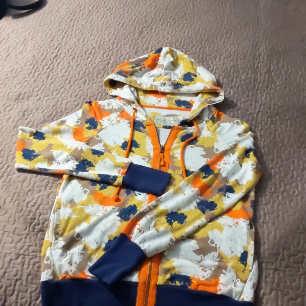 Emys tree everyday luxury Hoody sweater.